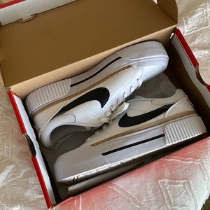 Nike Court Legacy Lift - new in box! Never worn